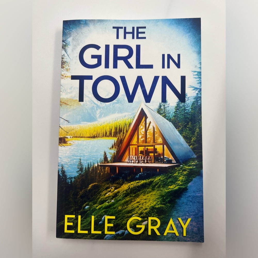 The Girl In Town Chesapeake Valley Mystery #1
